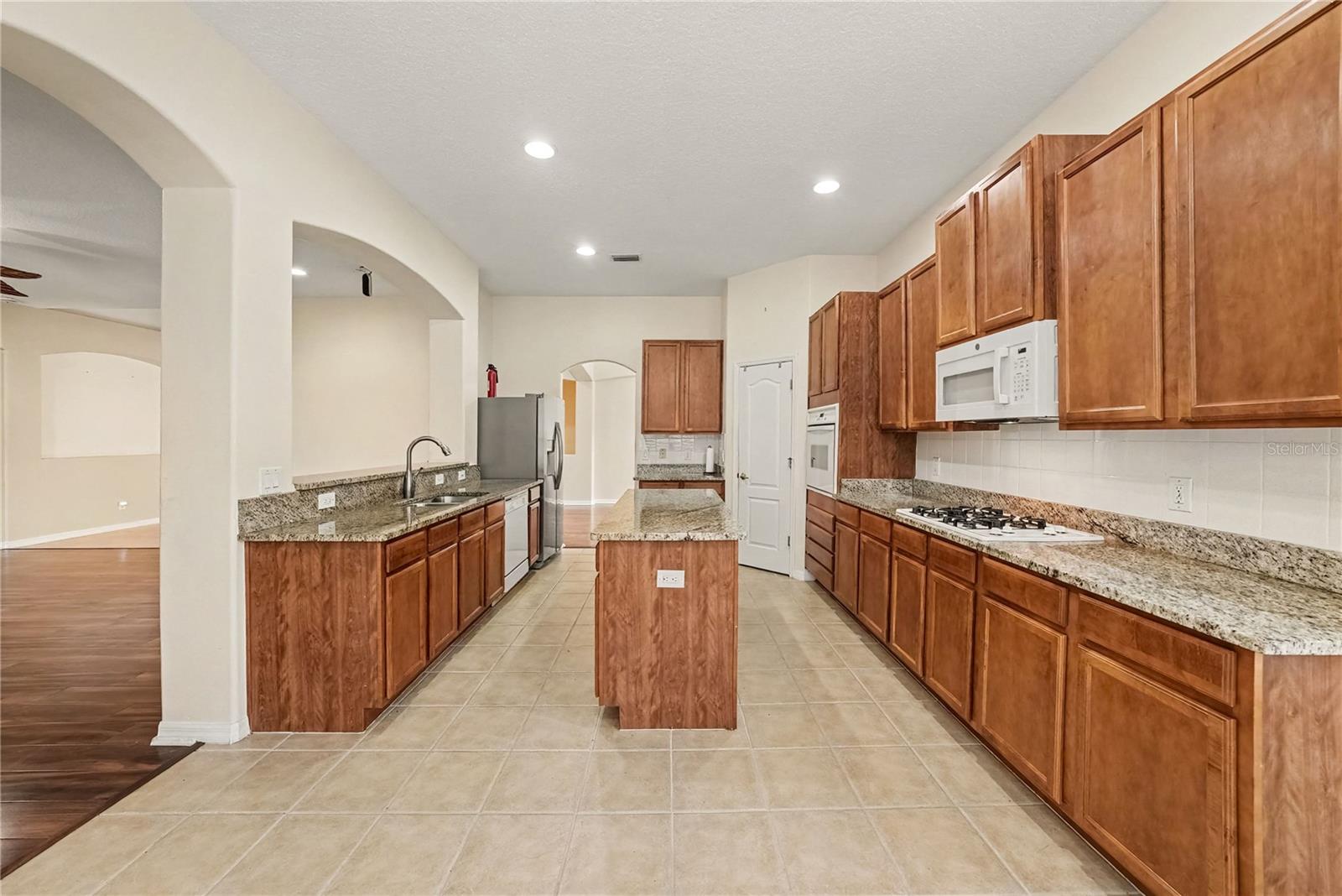 316 HARTS OAK PL — photo 9