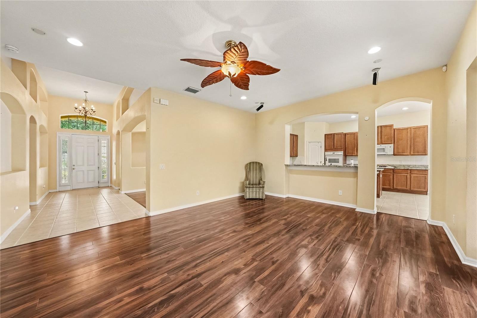 316 HARTS OAK PL — photo 6