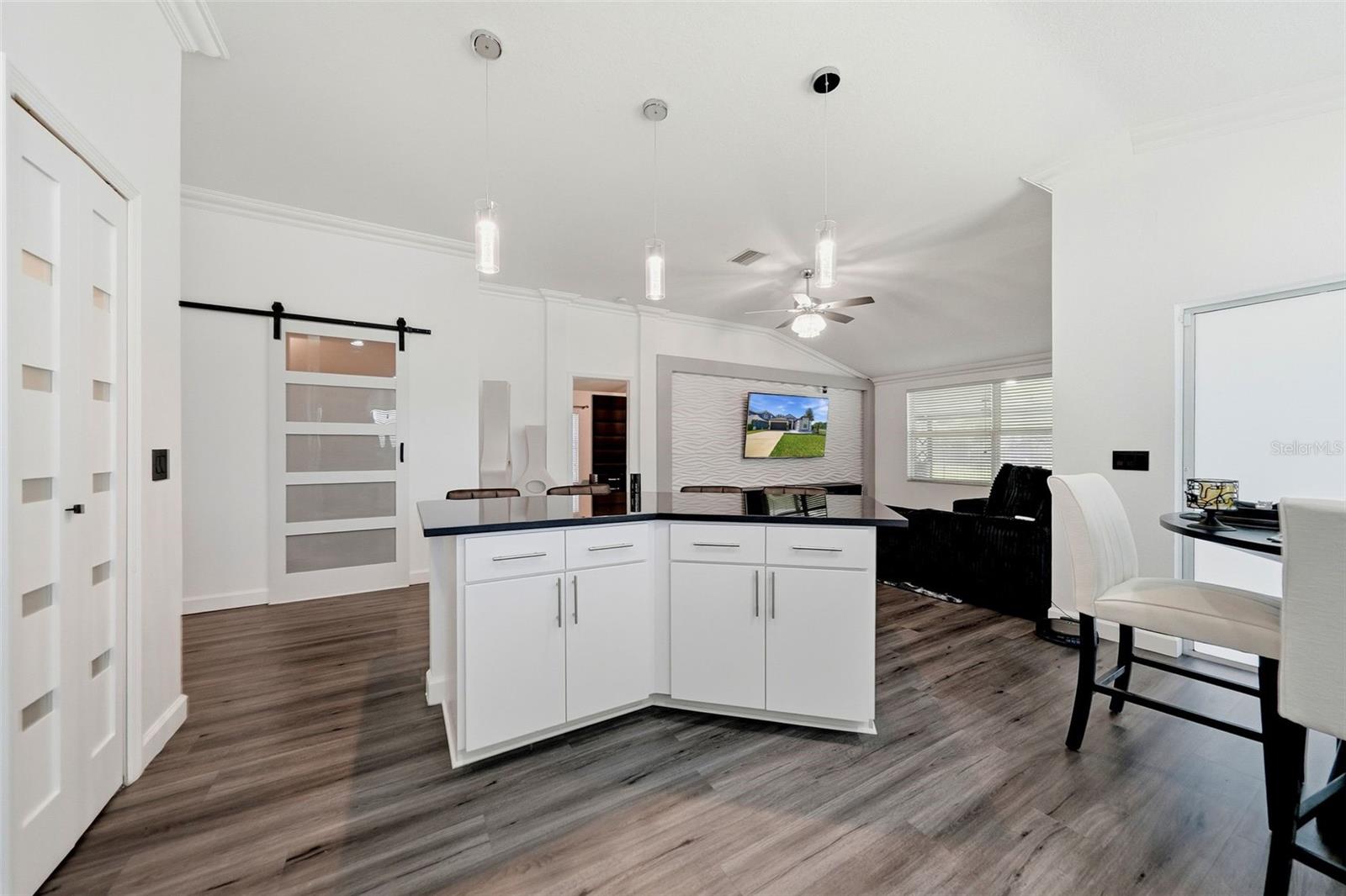 4037 WARWICK HILLS DR — photo 21
