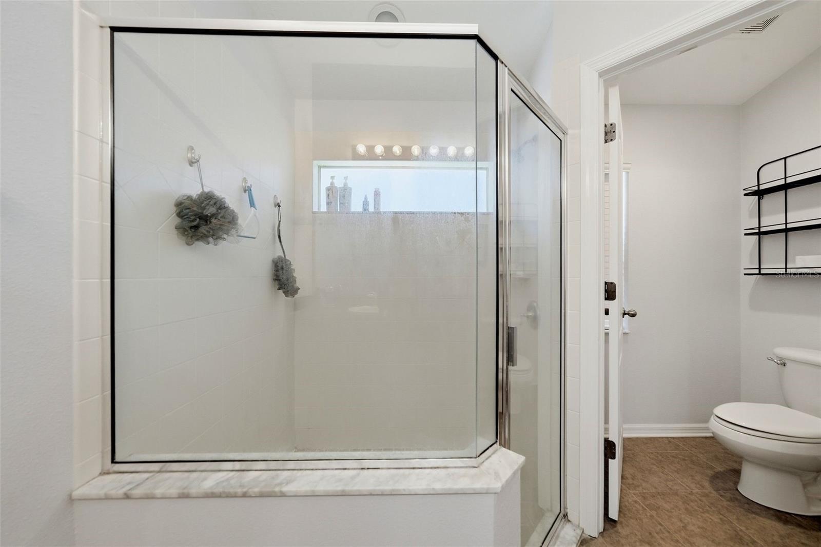4037 WARWICK HILLS DR — photo 39