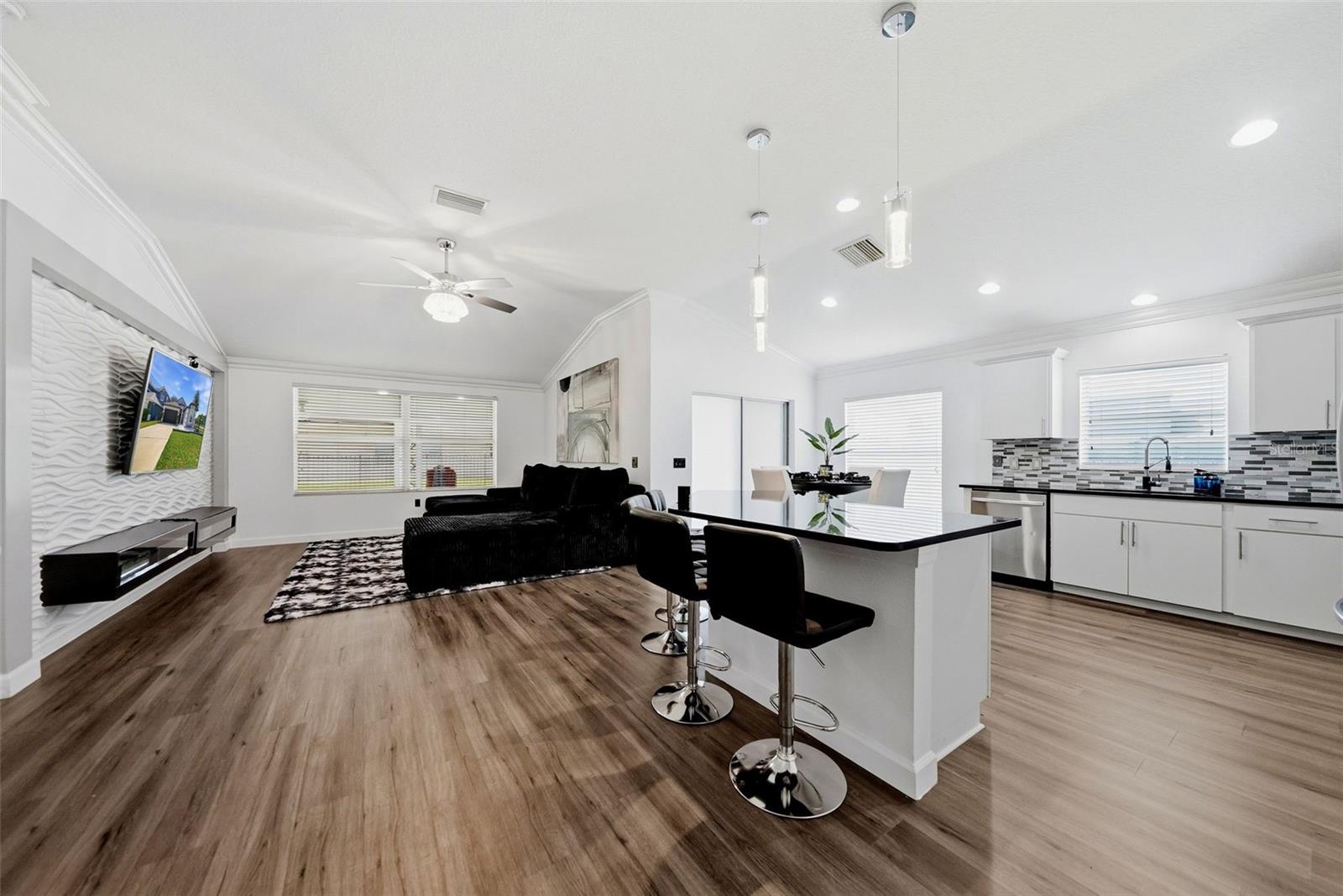 4037 WARWICK HILLS DR — photo 13