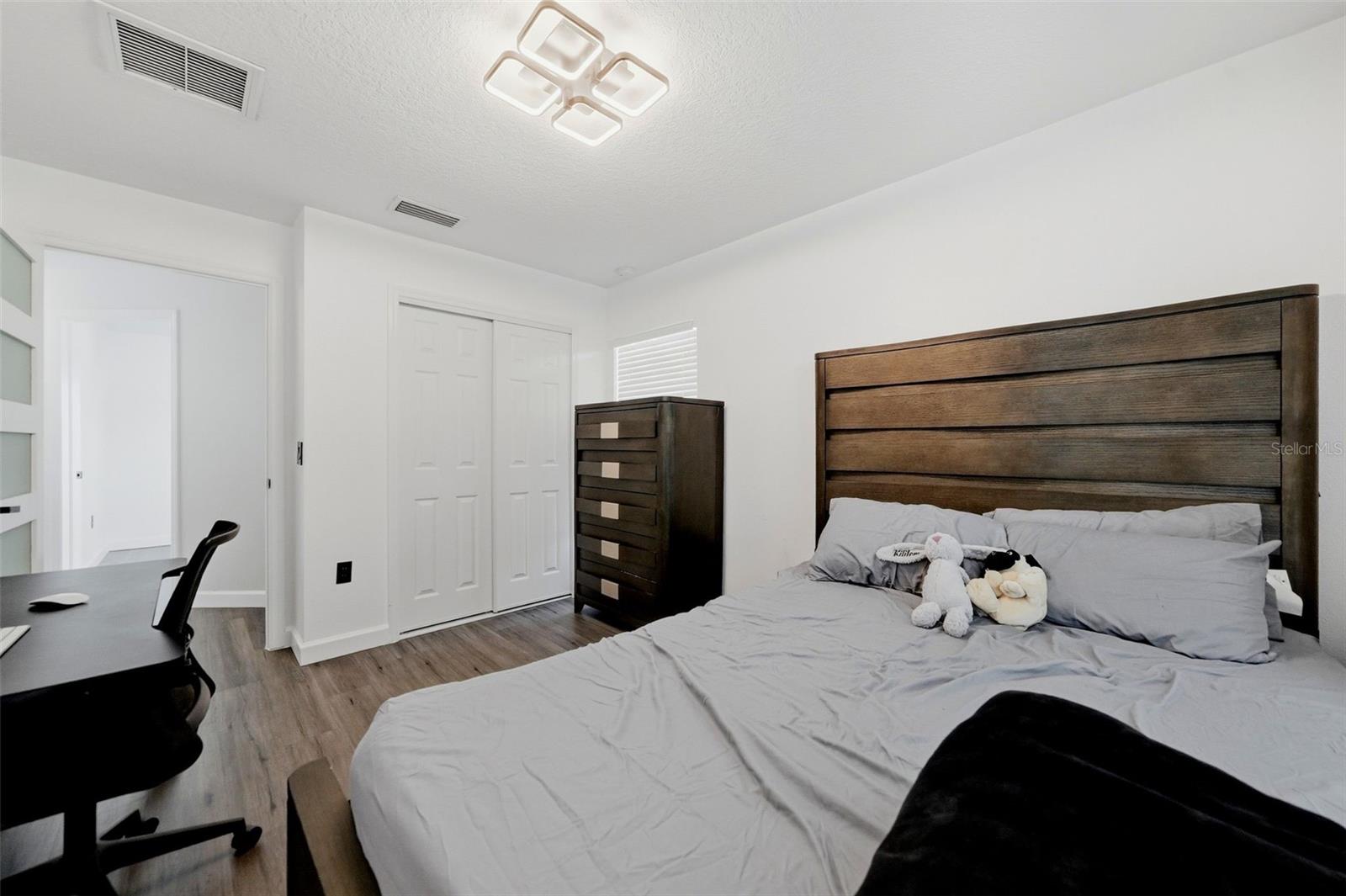 4037 WARWICK HILLS DR — photo 29