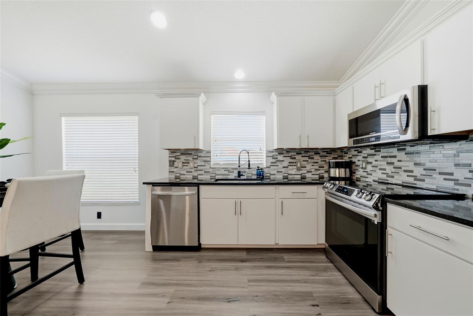 4037 WARWICK HILLS DR — photo 19