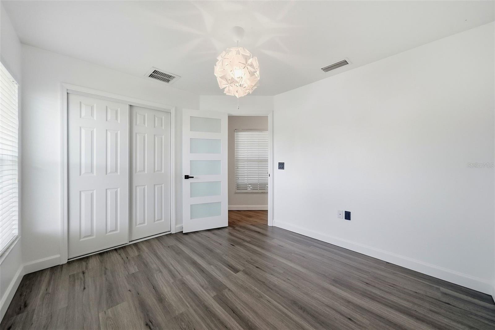 4037 WARWICK HILLS DR — photo 26