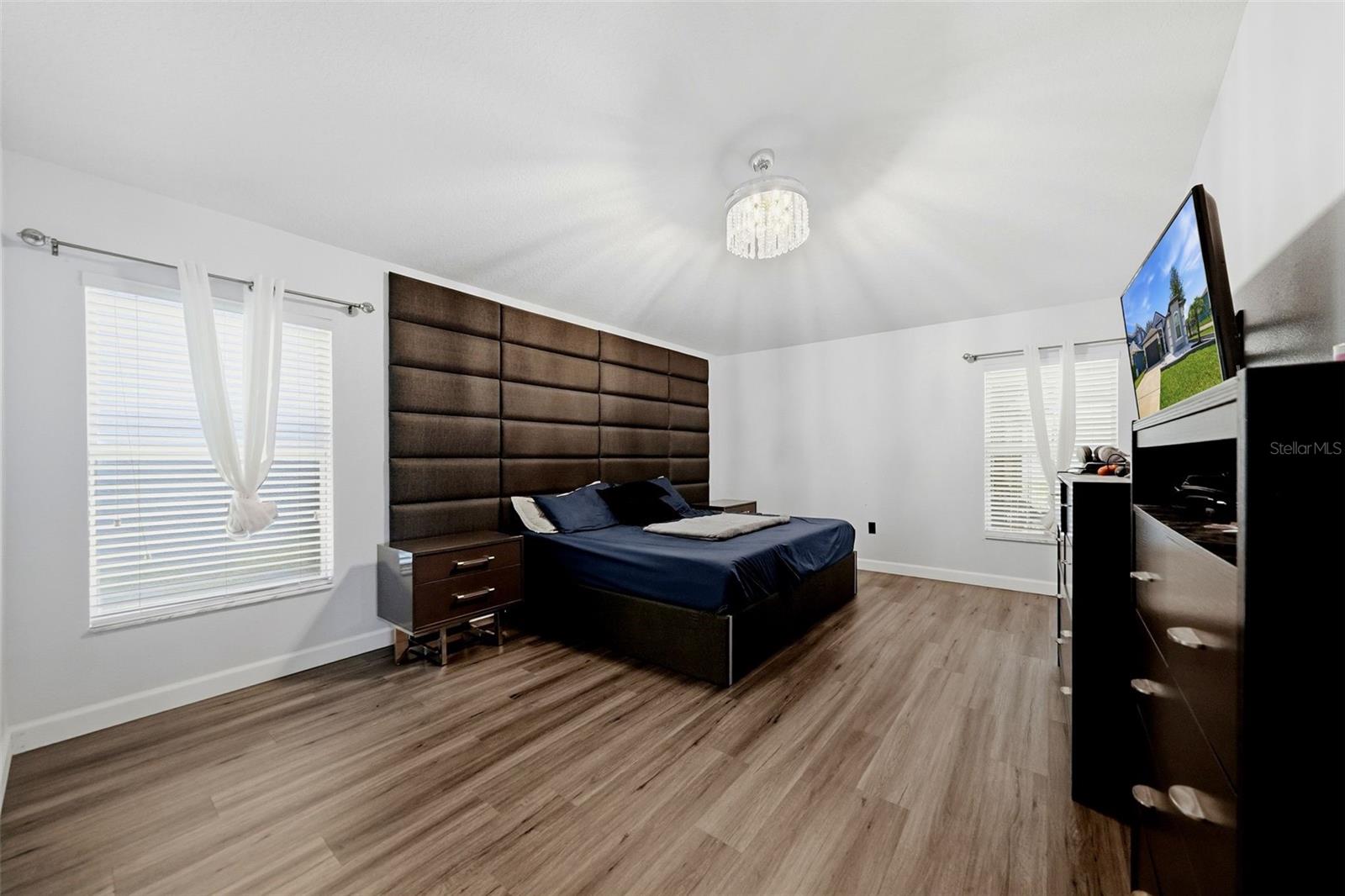 4037 WARWICK HILLS DR — photo 33