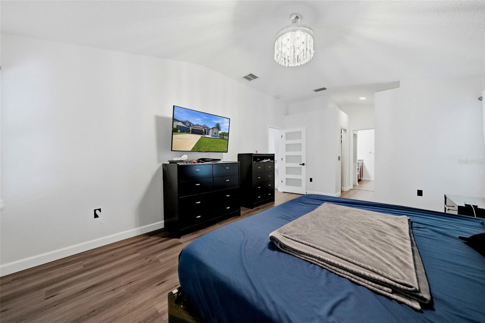 4037 WARWICK HILLS DR — photo 36