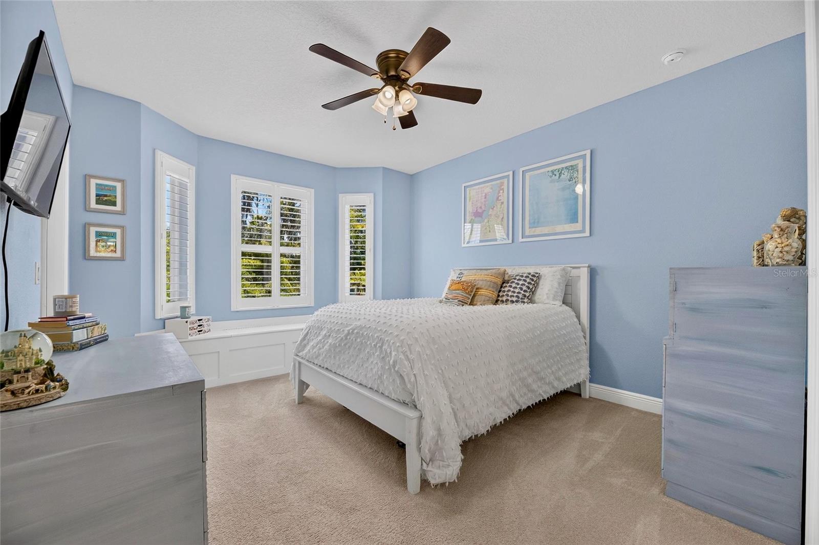 303 W CHAPMAN RD — photo 39