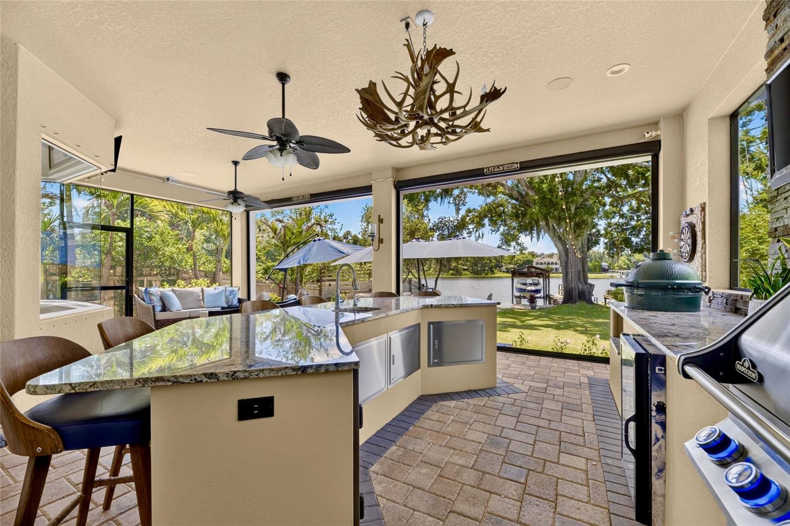 303 W CHAPMAN RD — photo 43