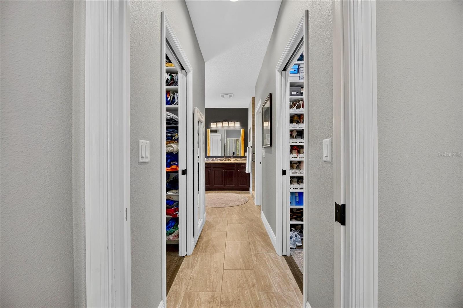 303 W CHAPMAN RD — photo 30