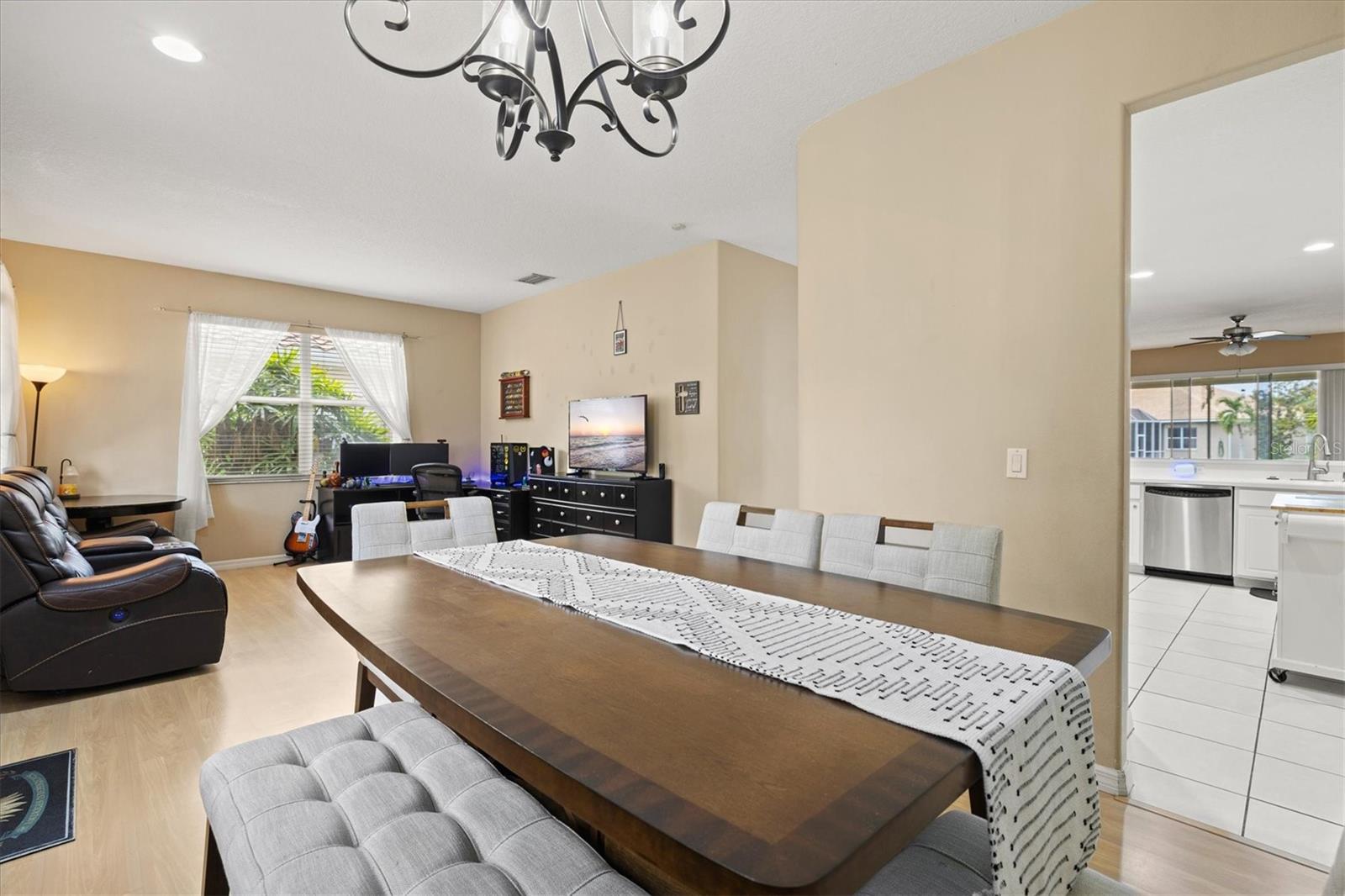 6252 DONNINGTON CT — photo 6