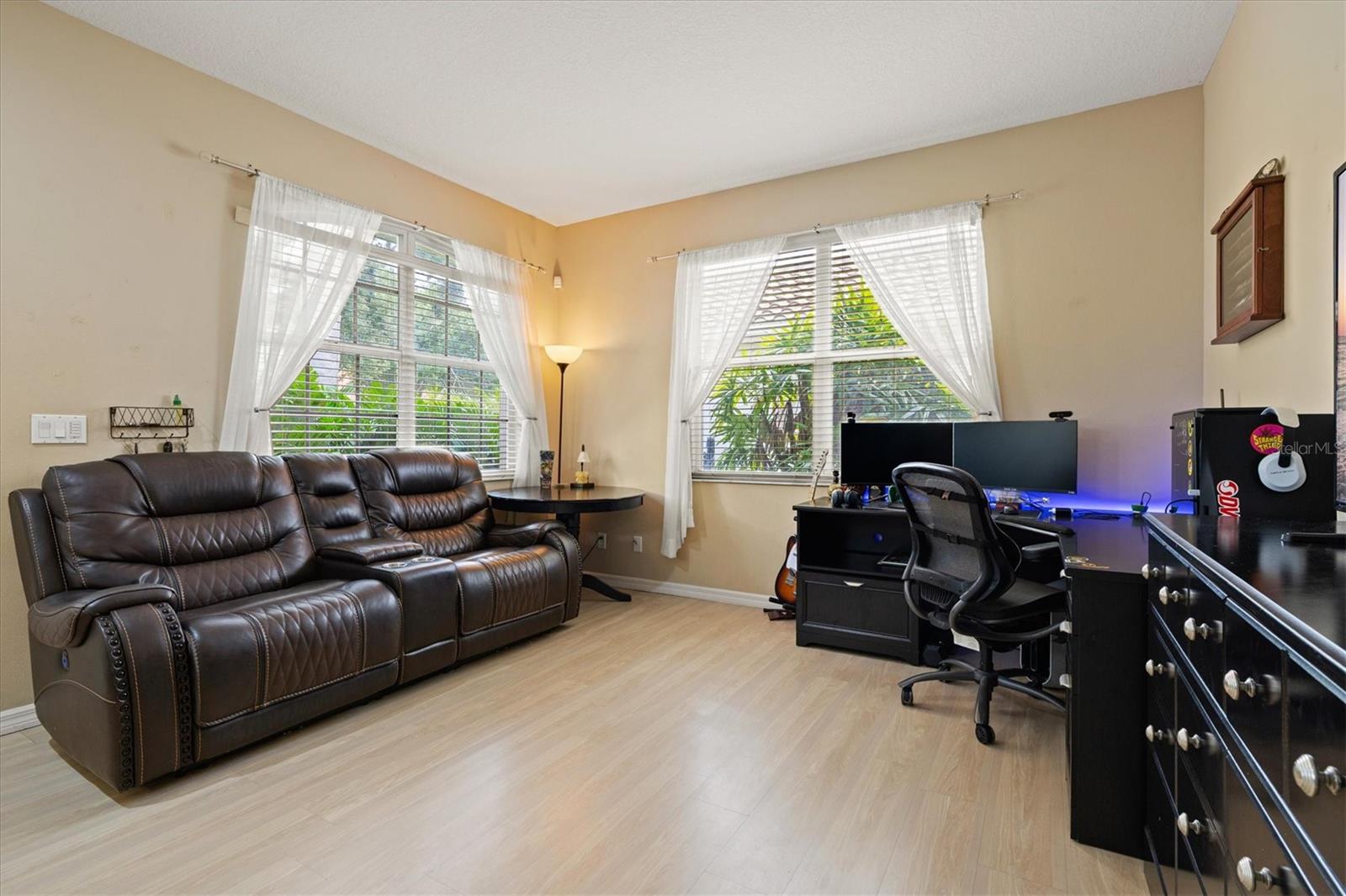 6252 DONNINGTON CT — photo 8
