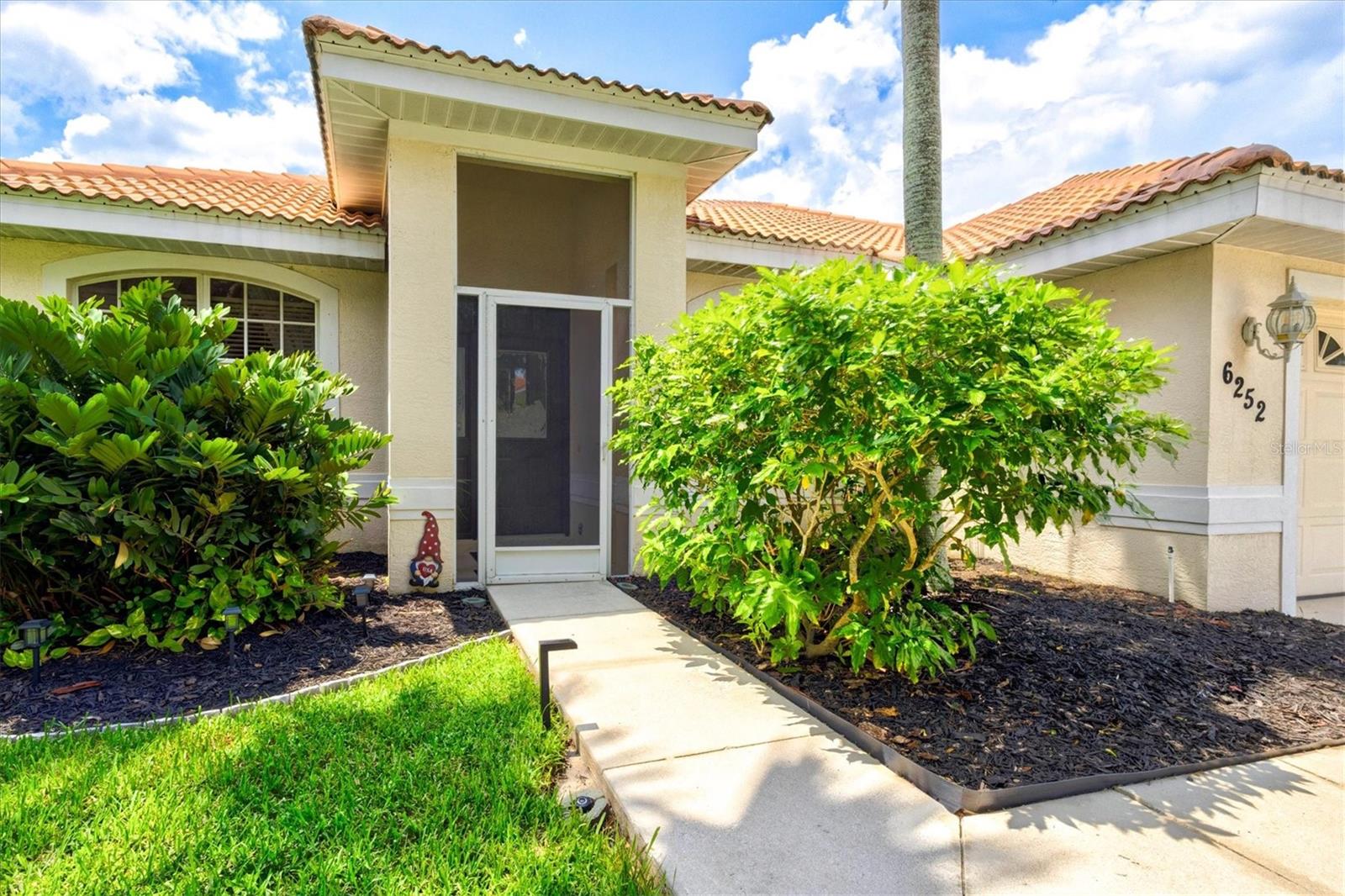 6252 DONNINGTON CT — photo 4
