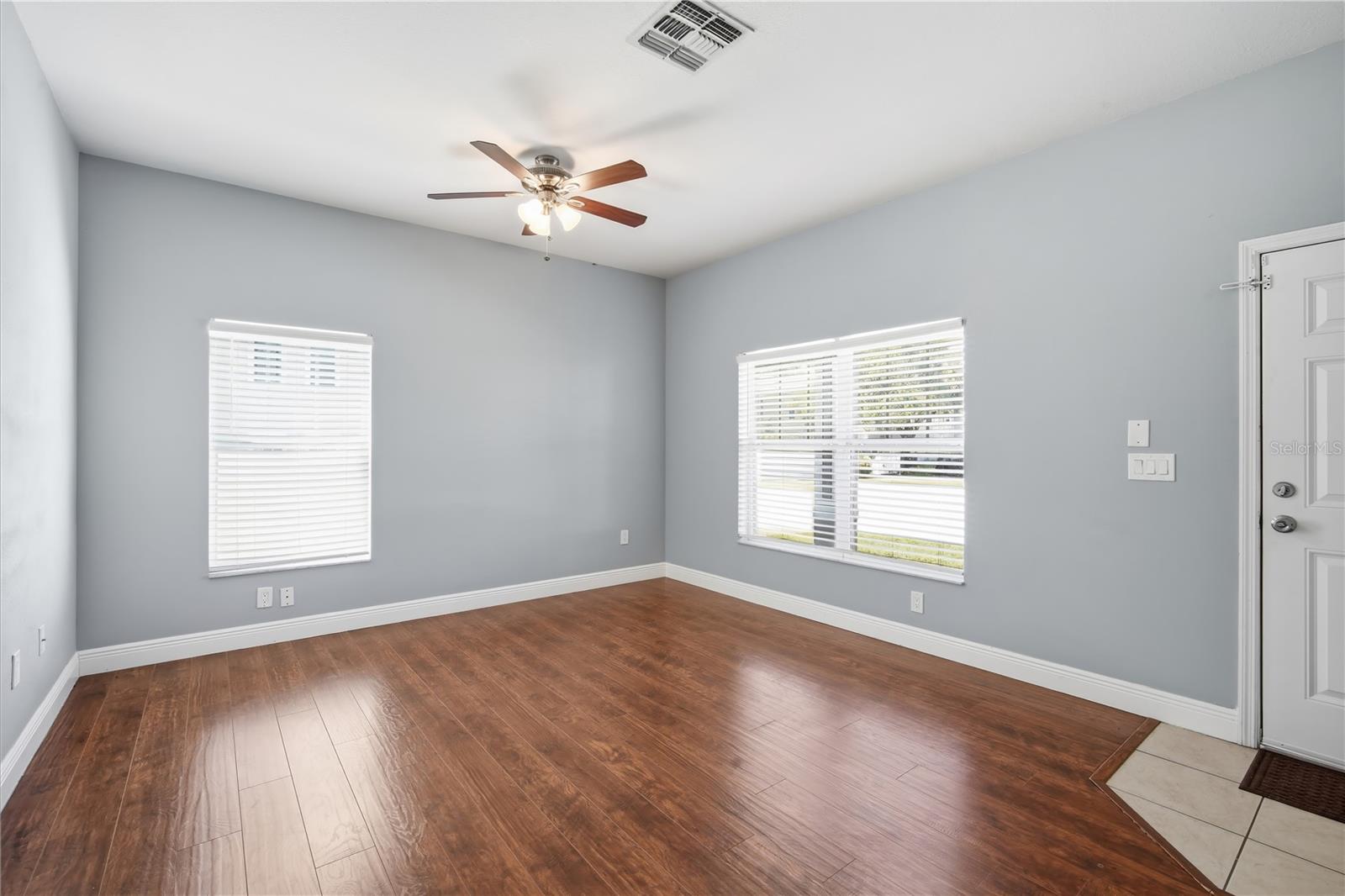 7605 N DIXON AVE — photo 5