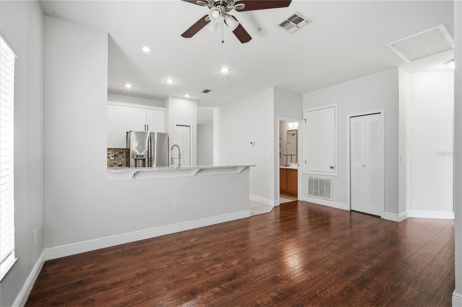 7605 N DIXON AVE — photo 12
