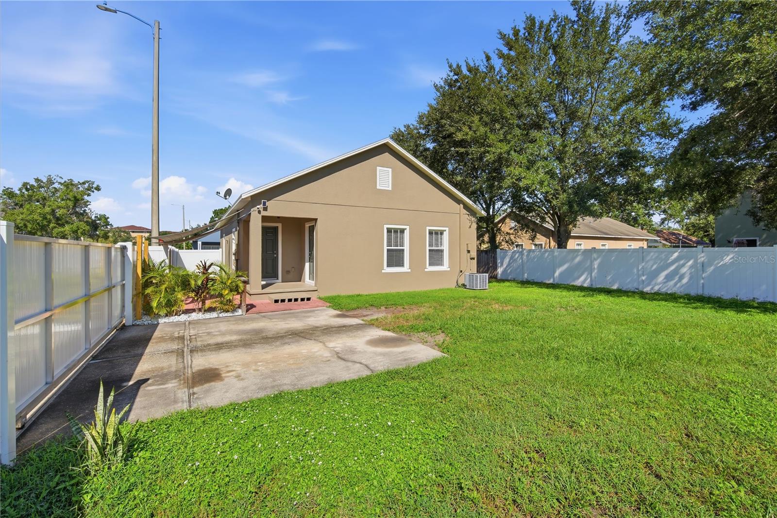 7605 N DIXON AVE — photo 17