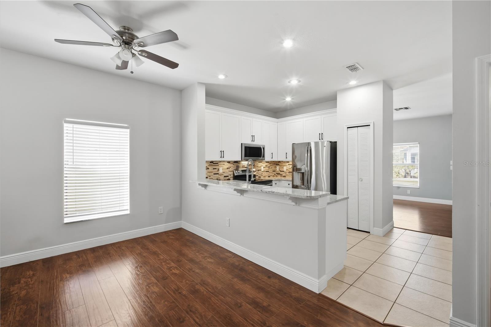 7605 N DIXON AVE — photo 10