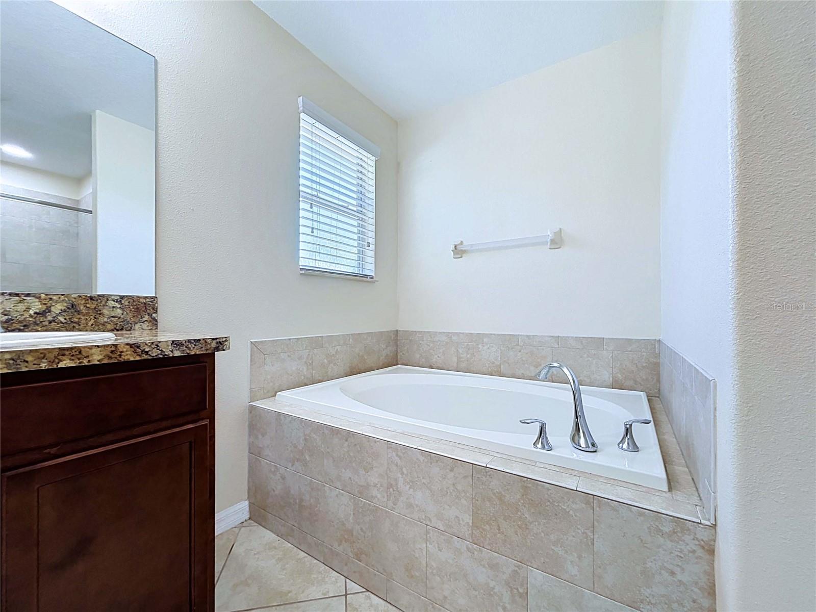 18607 BRIAR OAKS DR — photo 47