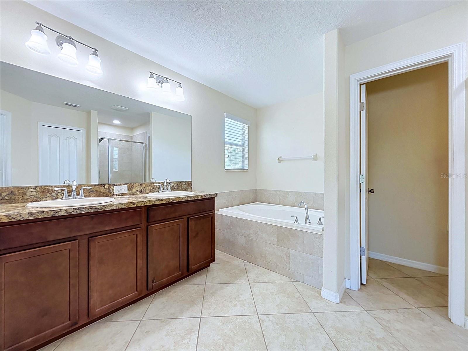 18607 BRIAR OAKS DR — photo 43