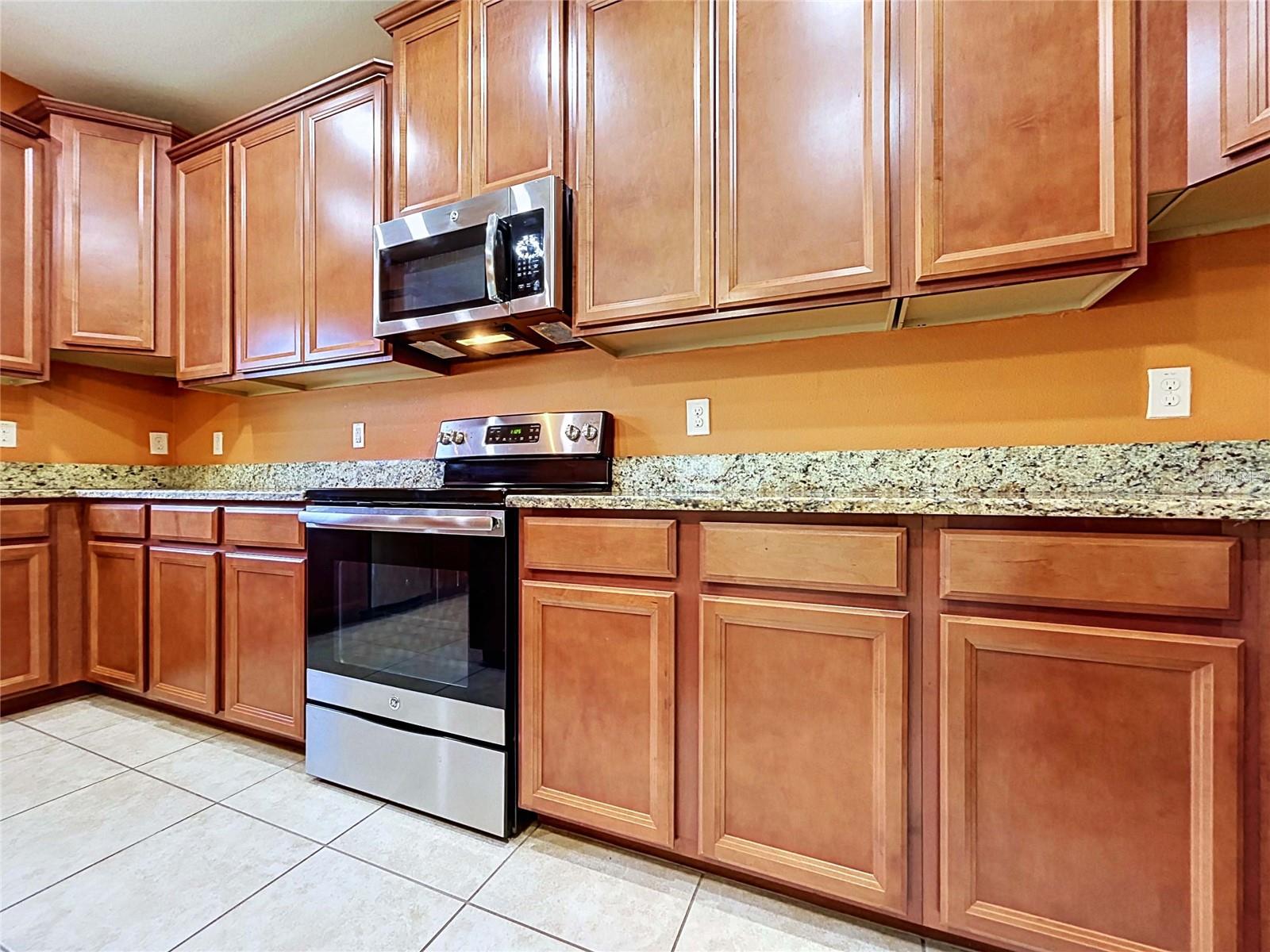 18607 BRIAR OAKS DR — photo 28