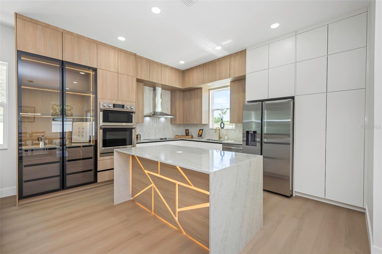 617 FOLSOM ST S — photo 33