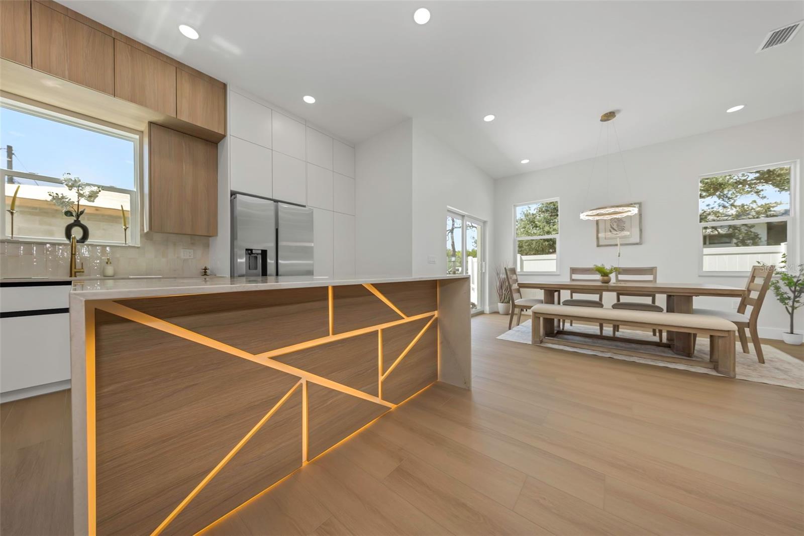 617 FOLSOM ST S — photo 38