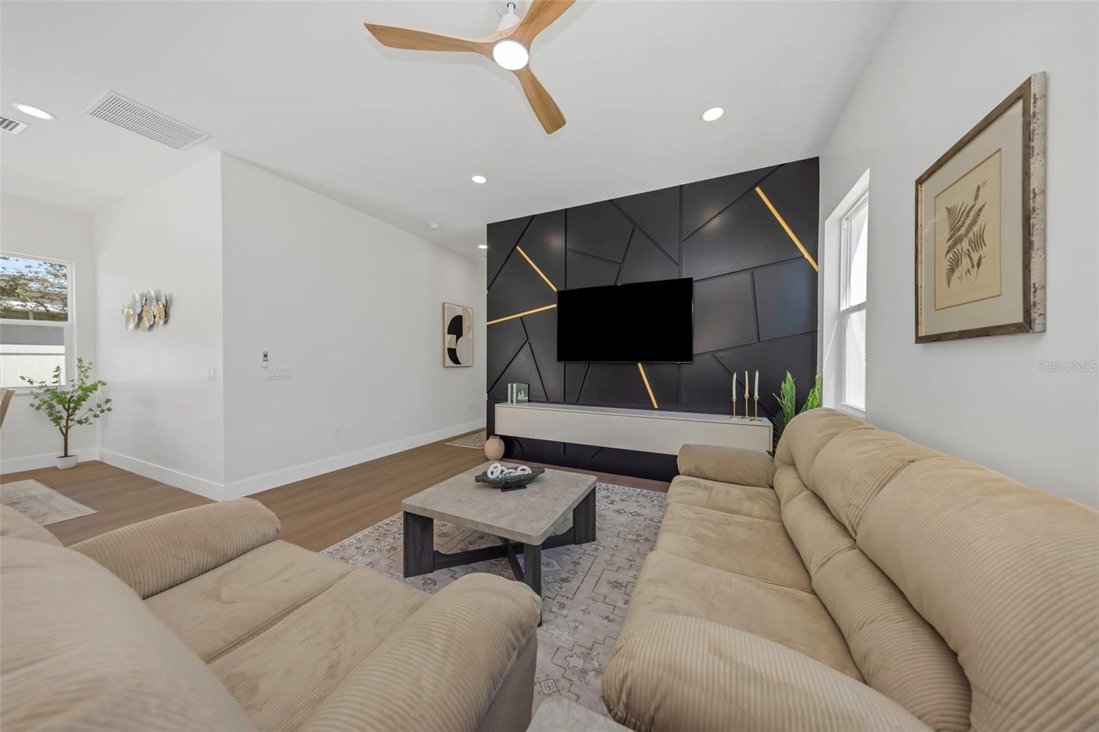 617 FOLSOM ST S — photo 28