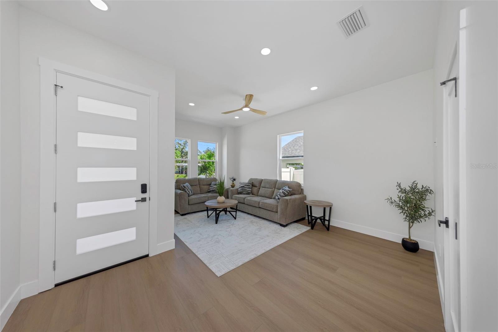 617 FOLSOM ST S — photo 5