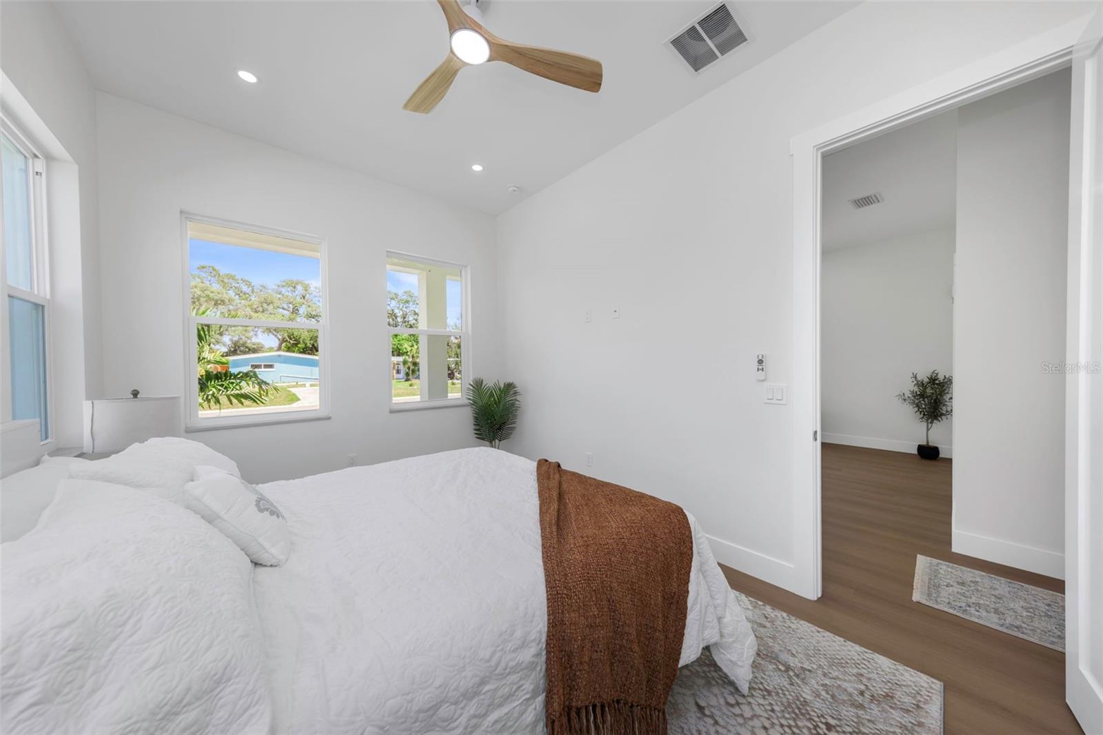 617 FOLSOM ST S — photo 13