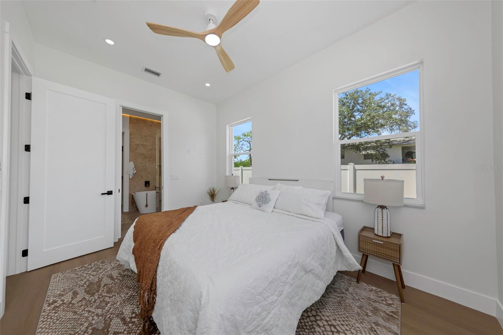 617 FOLSOM ST S — photo 12