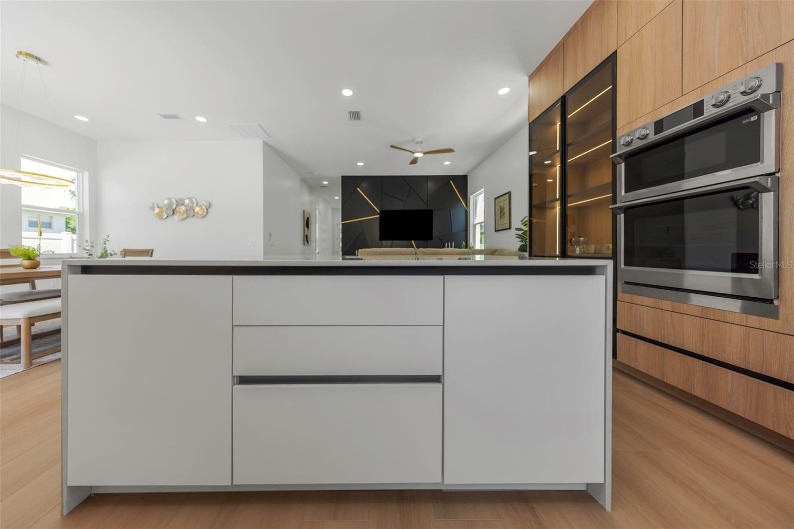 617 FOLSOM ST S — photo 35