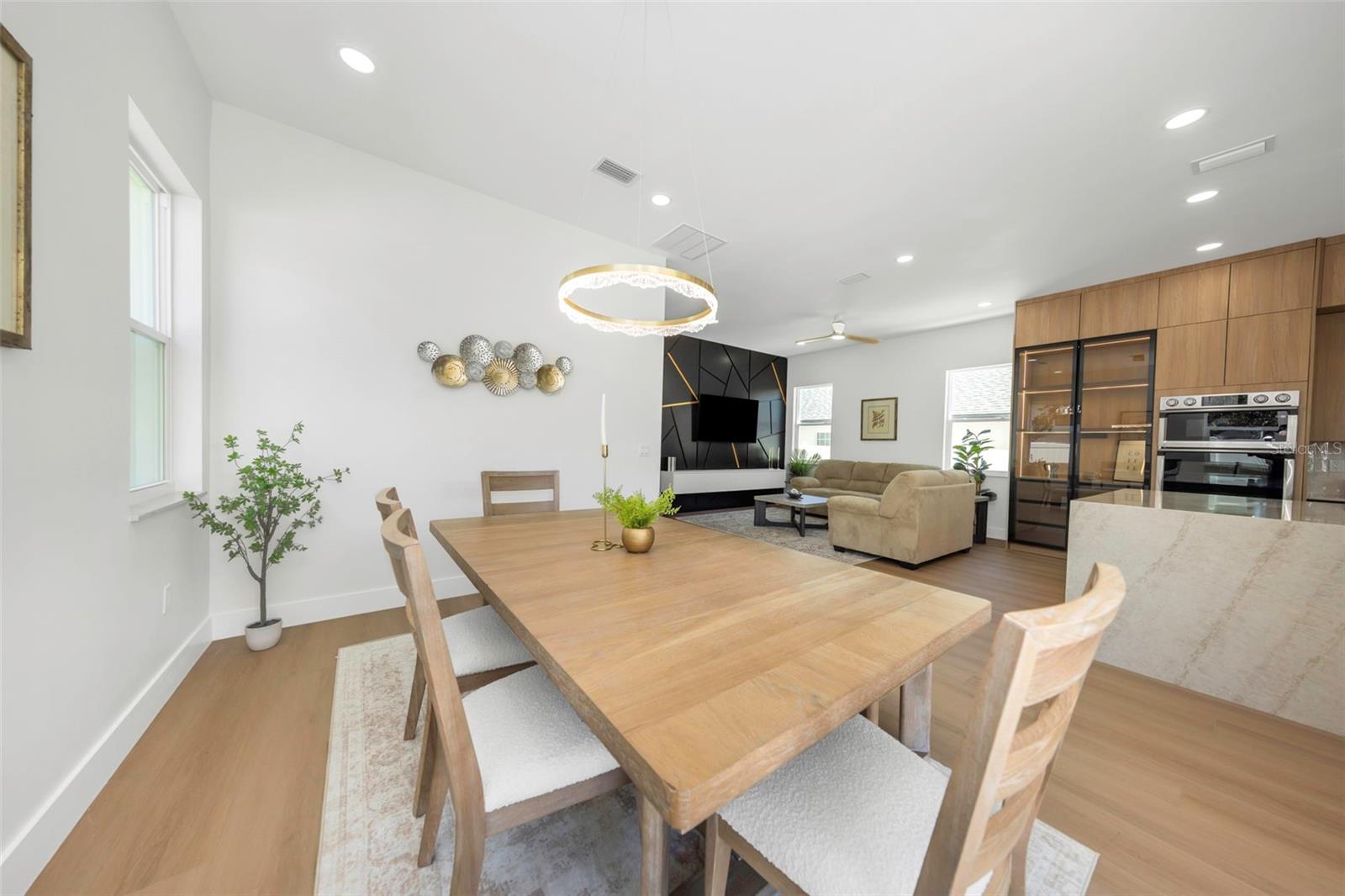 617 FOLSOM ST S — photo 32