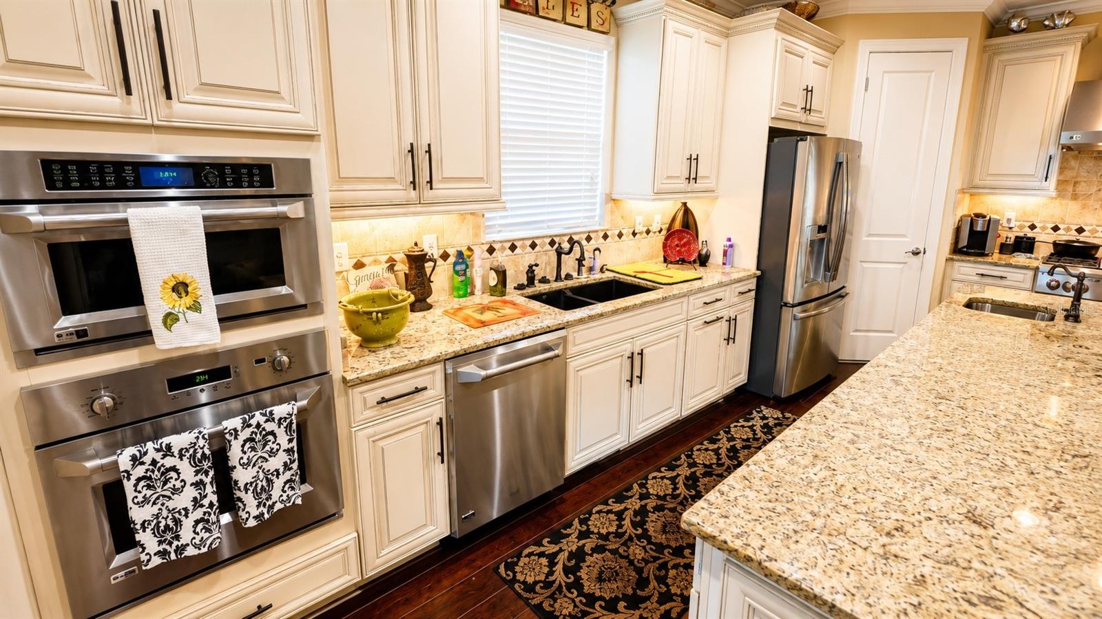2519 VACCARO DR — photo 5