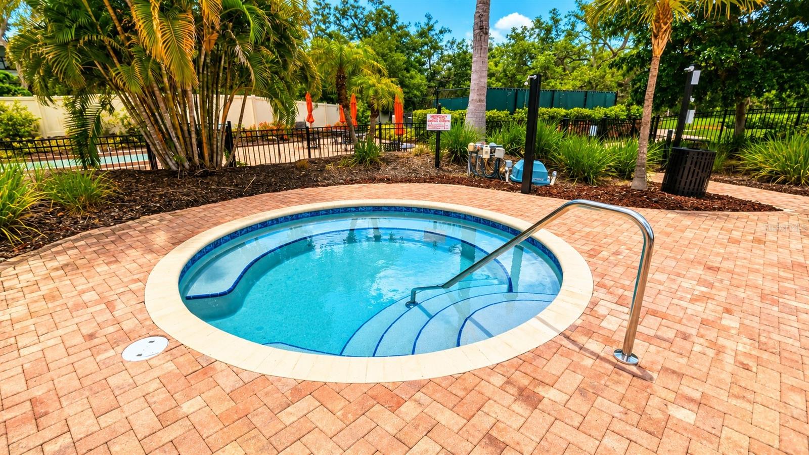2519 VACCARO DR — photo 38