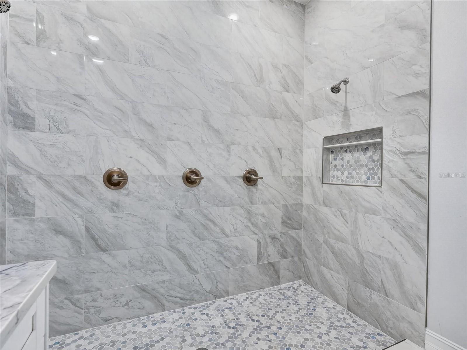 2302 ALLEN DR — photo 33