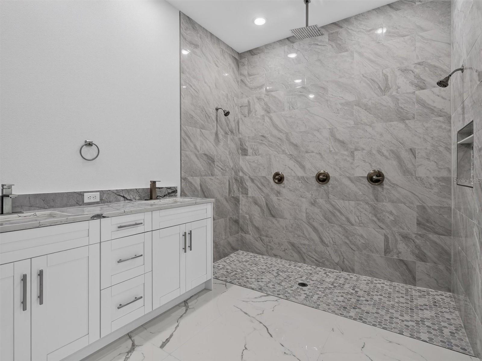 2302 ALLEN DR — photo 31