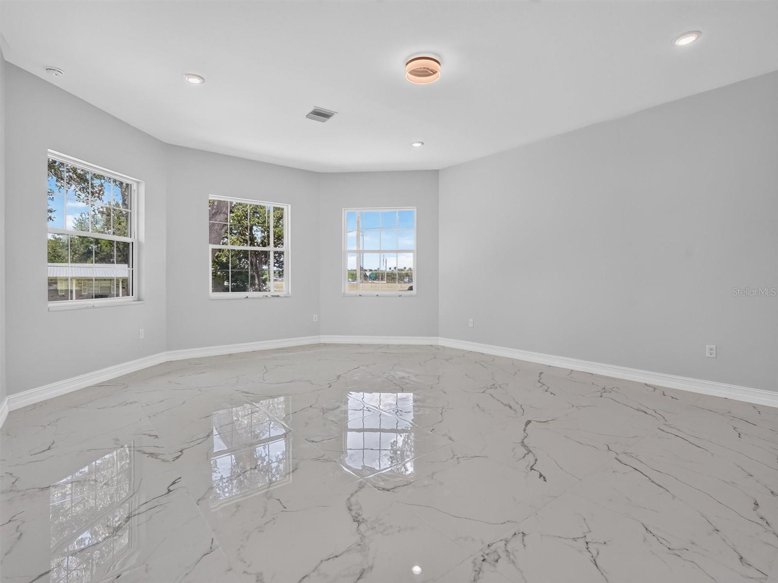 2302 ALLEN DR — photo 19