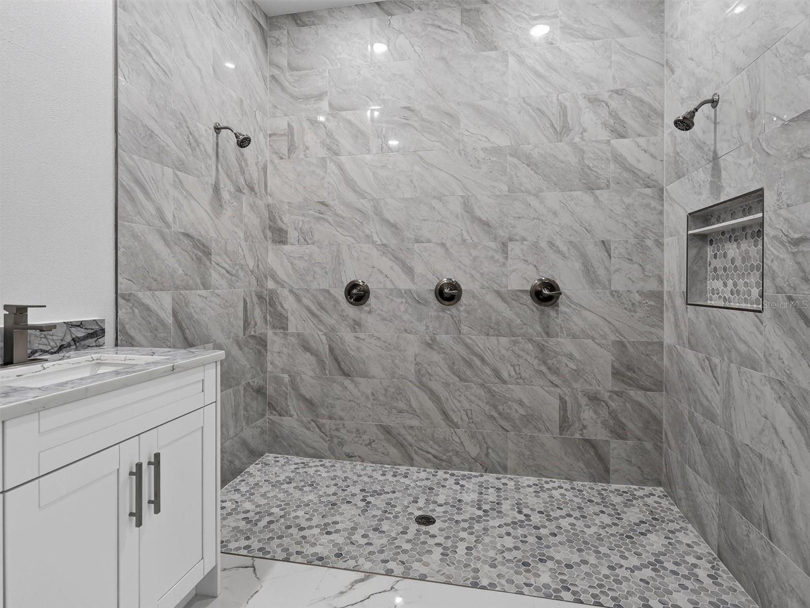 2302 ALLEN DR — photo 32