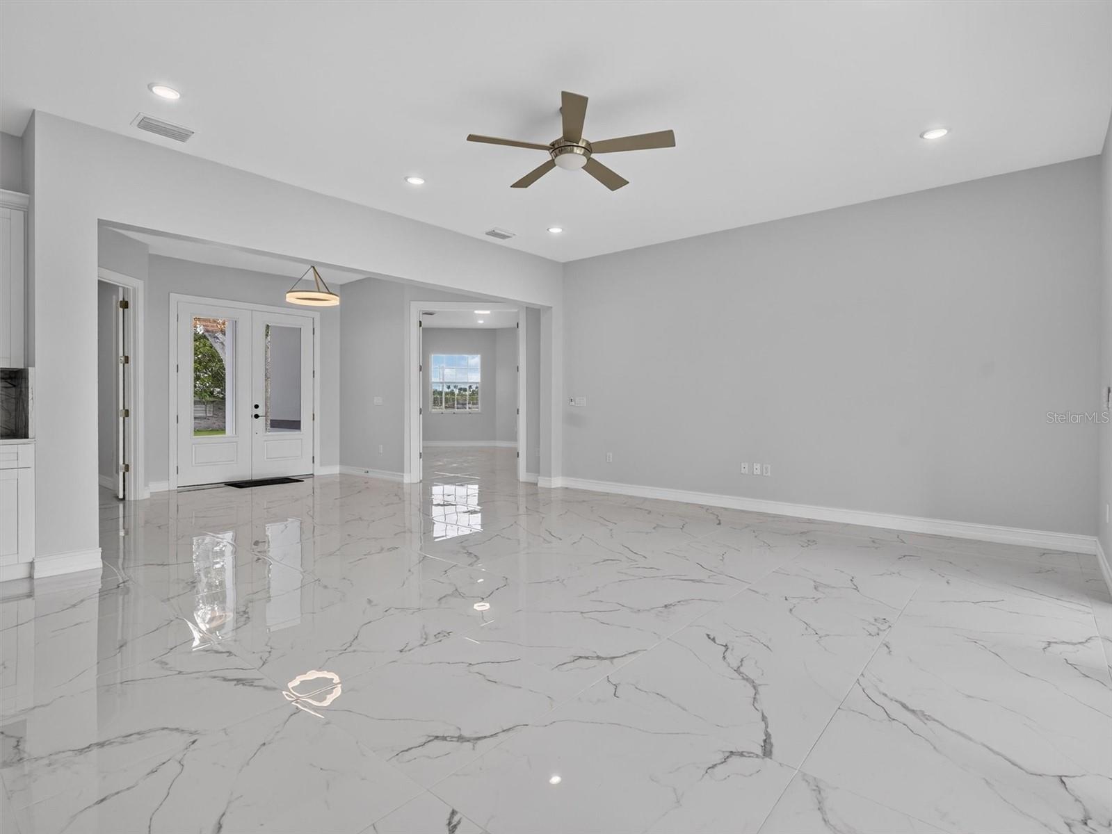 2302 ALLEN DR — photo 8