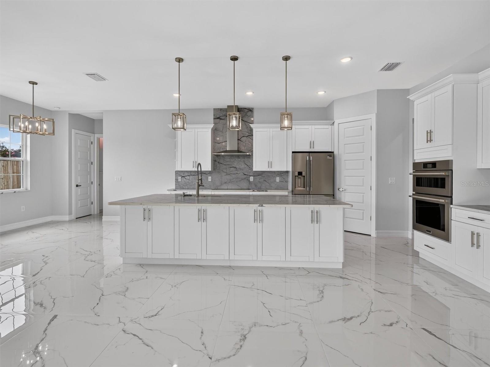2302 ALLEN DR — photo 10