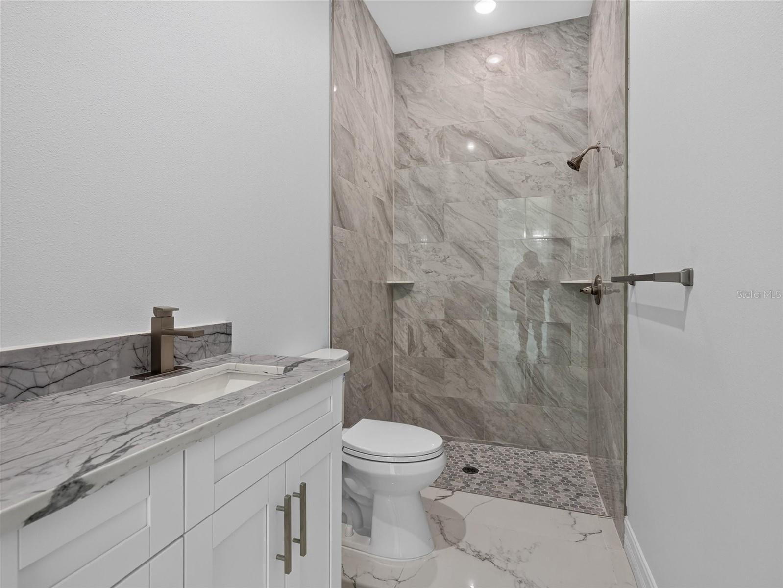 2302 ALLEN DR — photo 44