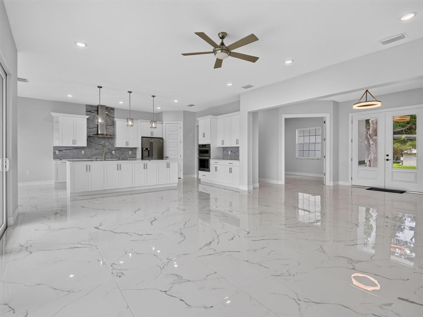 2302 ALLEN DR — photo 9