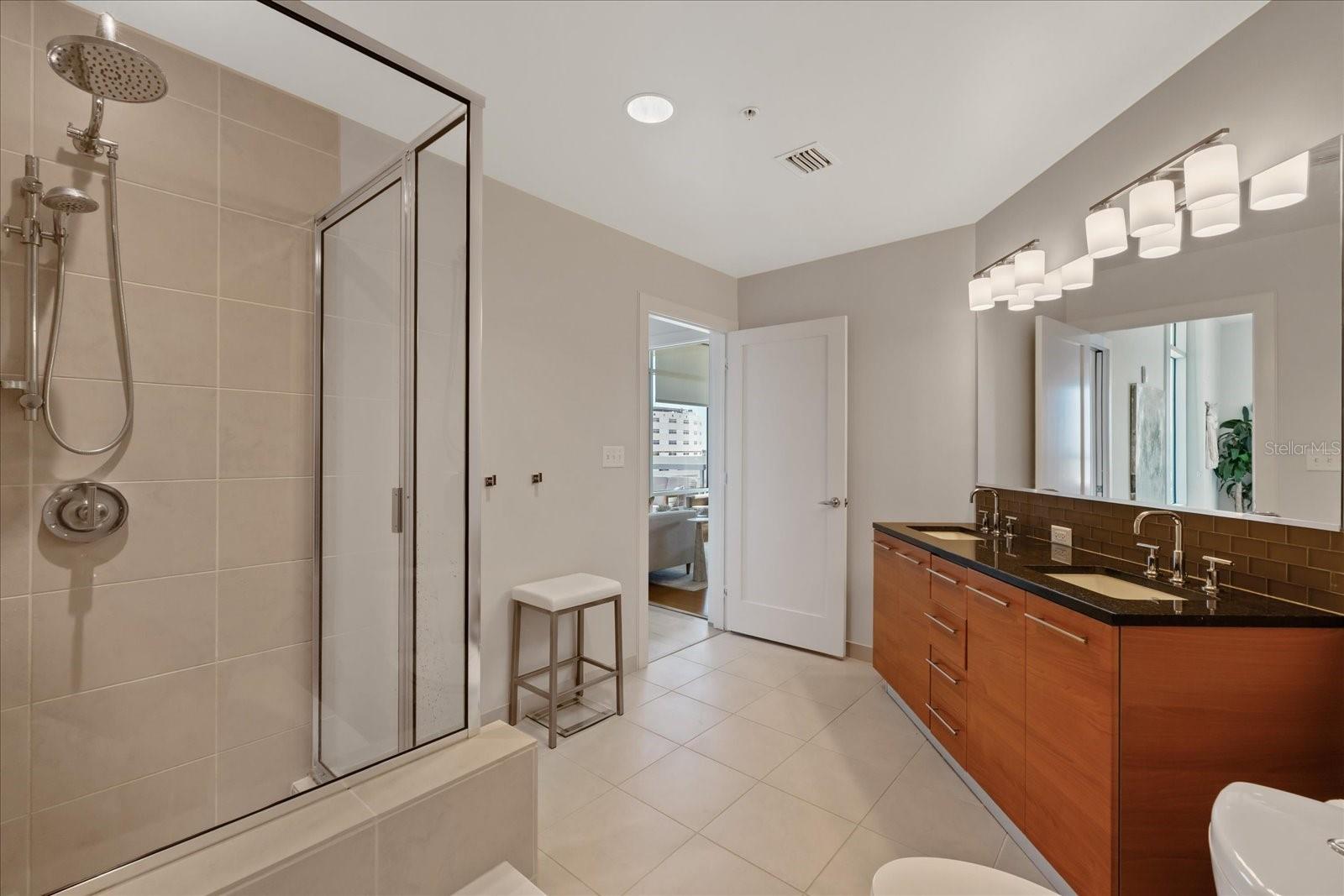 400 4TH AVE S #1004 — photo 34