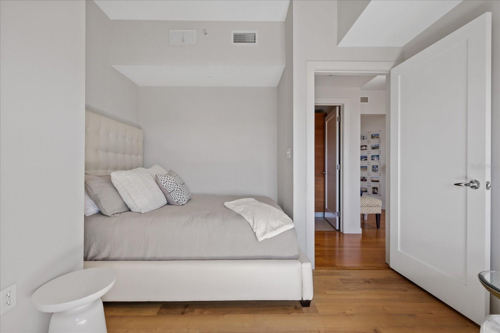 400 4TH AVE S #1004 — photo 21
