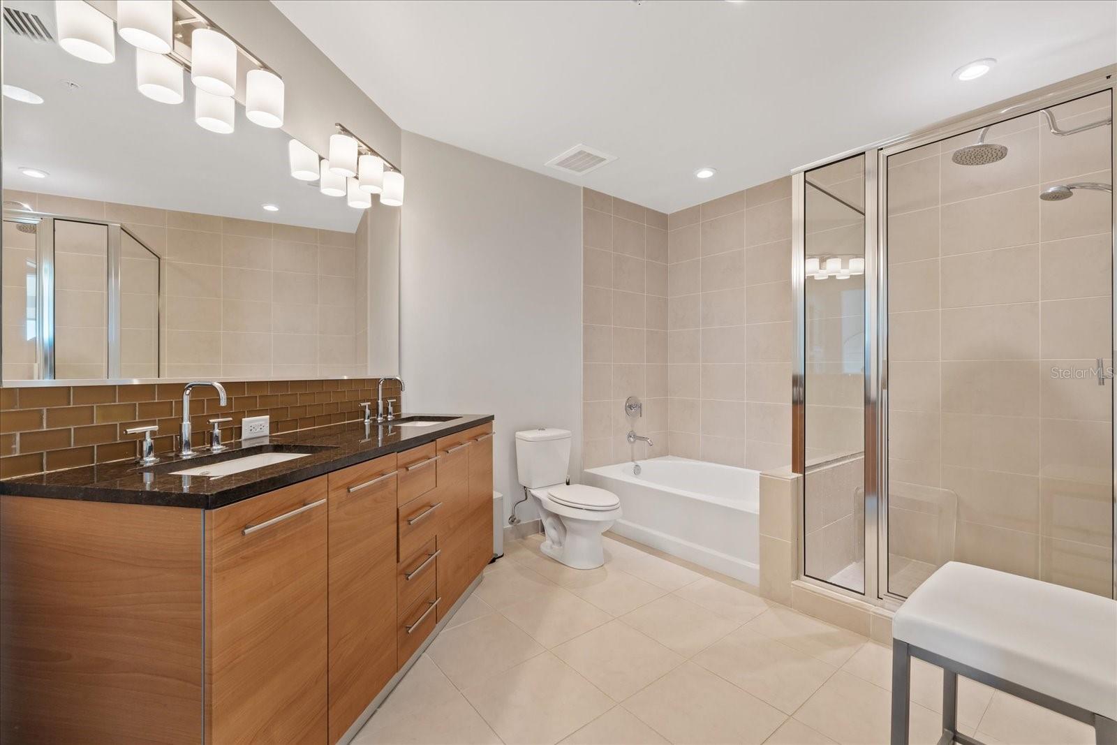 400 4TH AVE S #1004 — photo 32