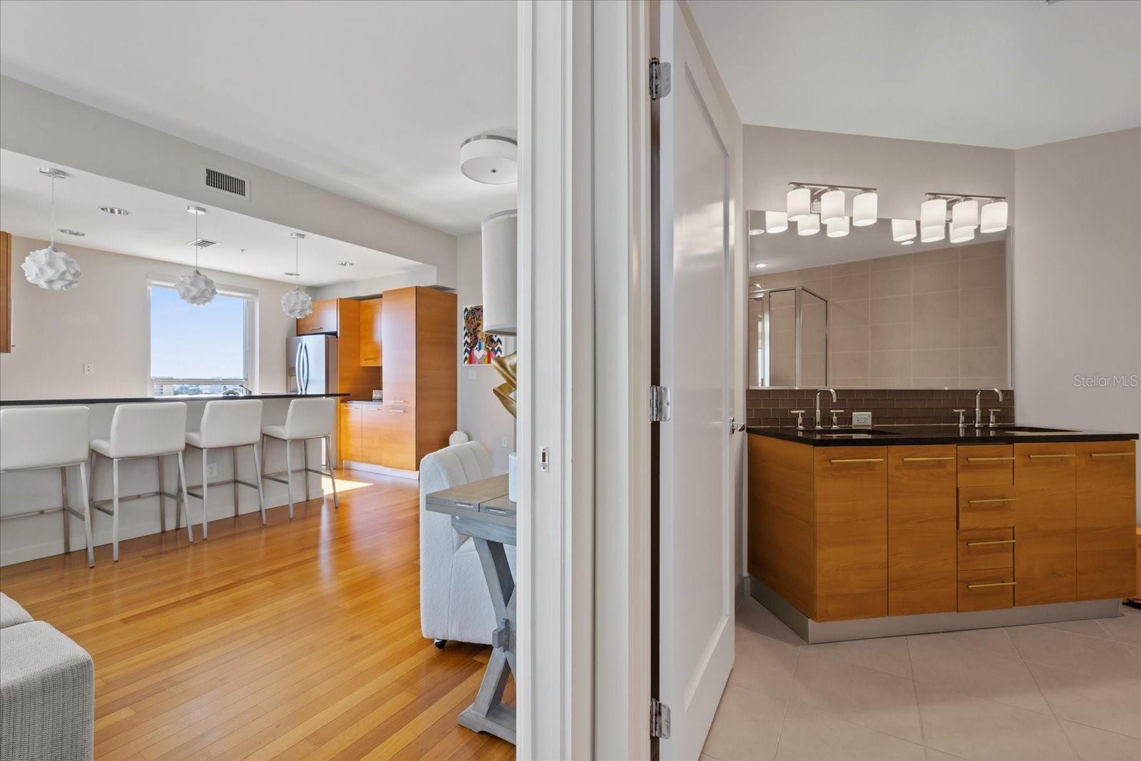 400 4TH AVE S #1004 — photo 35