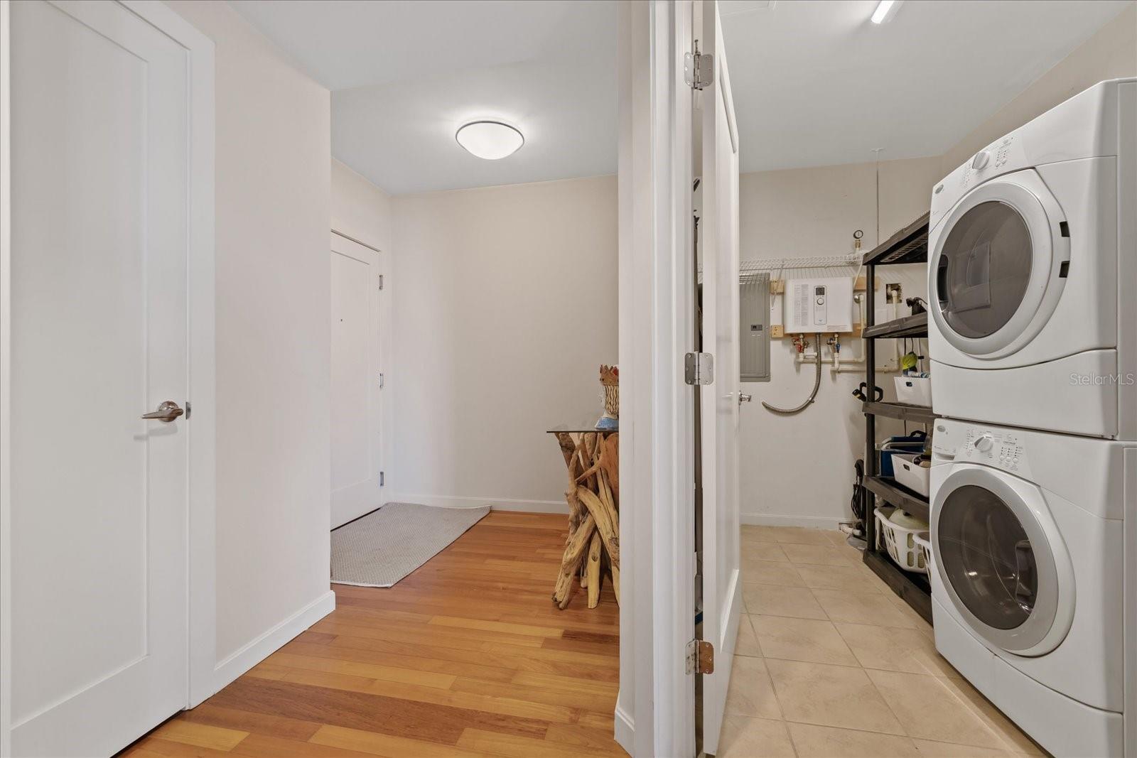 400 4TH AVE S #1004 — photo 39