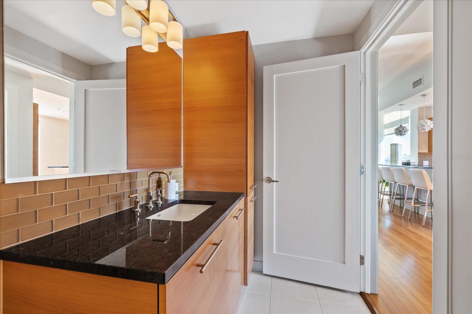 400 4TH AVE S #1004 — photo 18