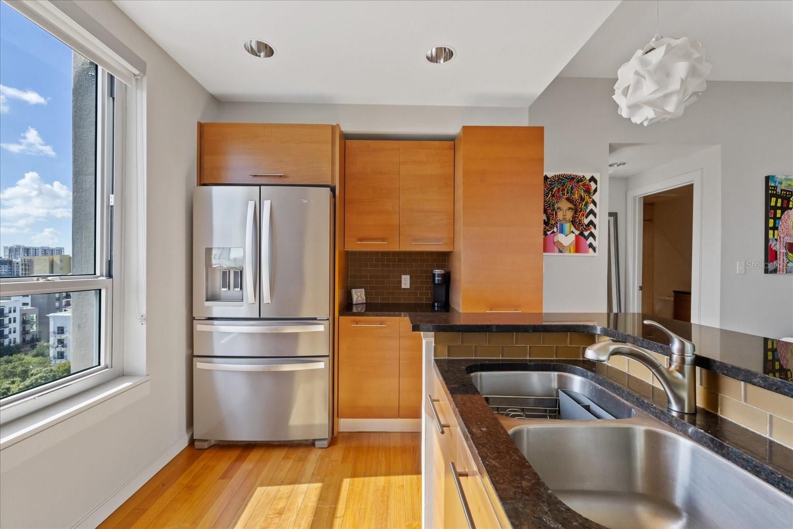 400 4TH AVE S #1004 — photo 37