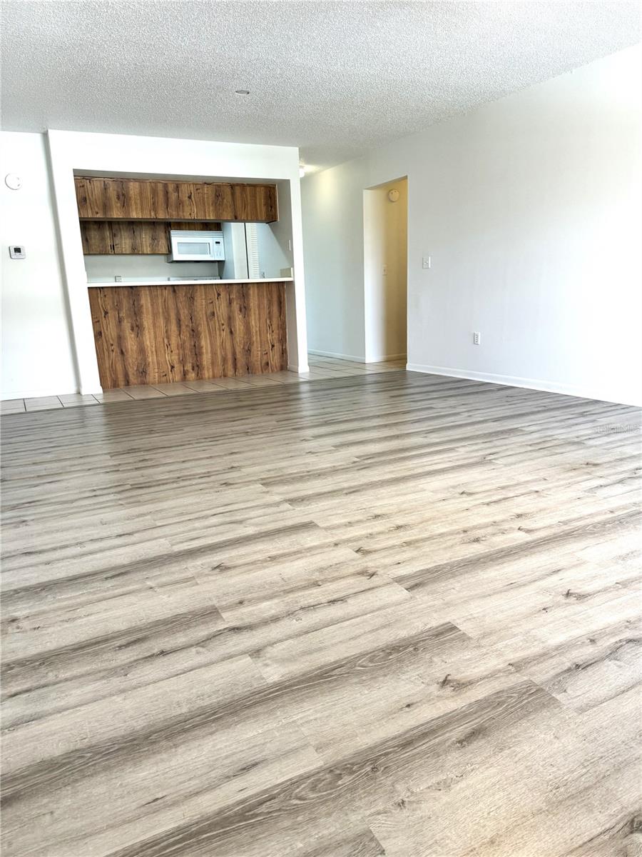 13608 S VILLAGE DR #8203 — photo 5