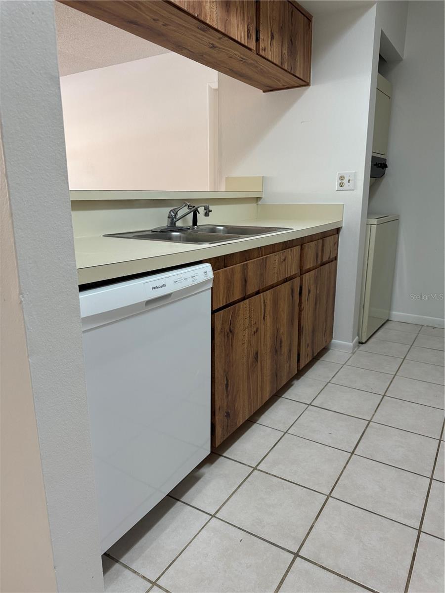 13608 S VILLAGE DR #8203 — photo 6